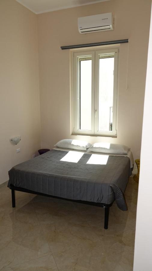 Cairoli Exclusive Rooms & Suite บรินดิซิ ภายนอก รูปภาพ