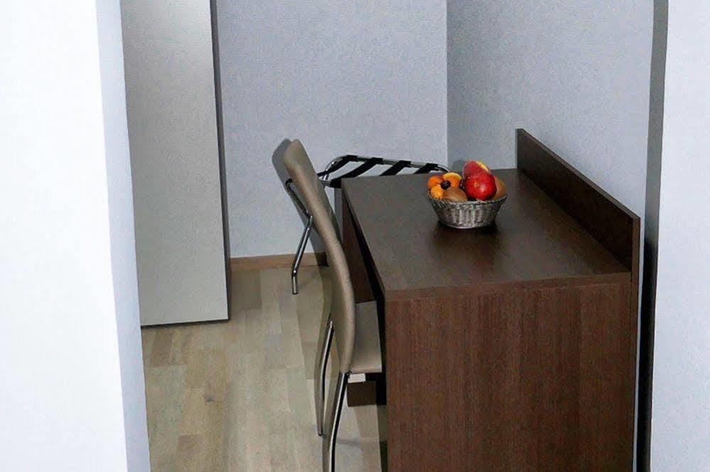 Cairoli Exclusive Rooms & Suite บรินดิซิ ภายนอก รูปภาพ