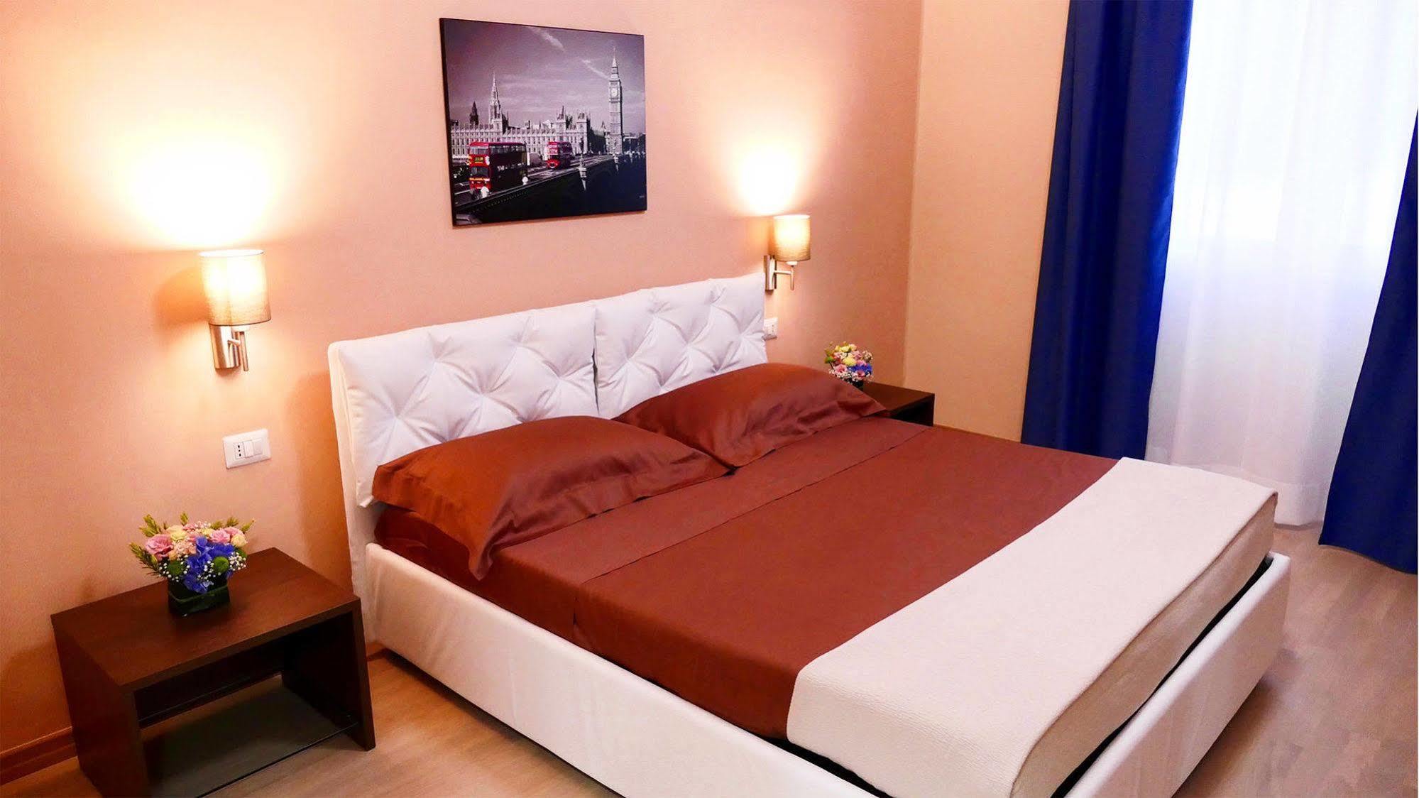 Cairoli Exclusive Rooms & Suite บรินดิซิ ภายนอก รูปภาพ