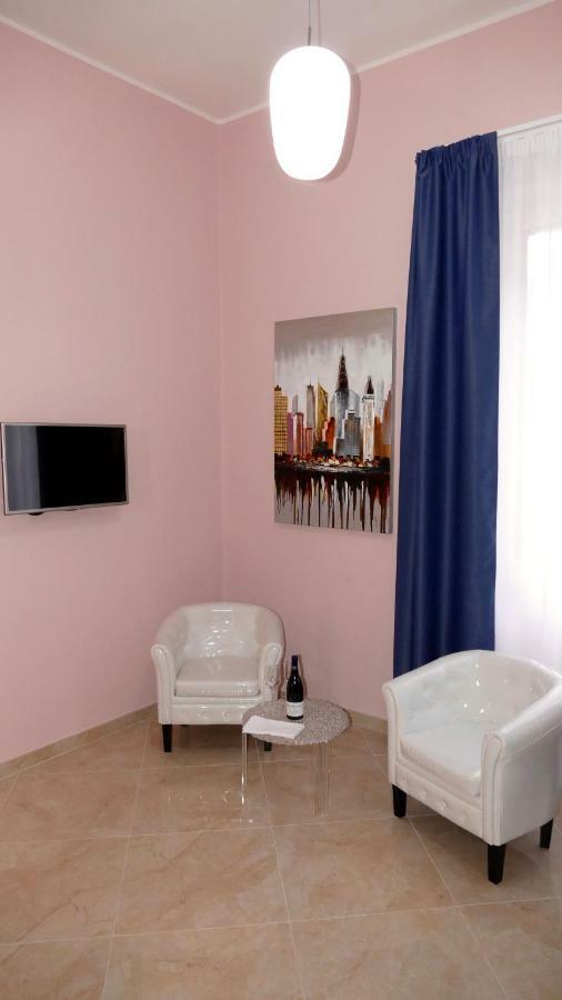Cairoli Exclusive Rooms & Suite บรินดิซิ ภายนอก รูปภาพ