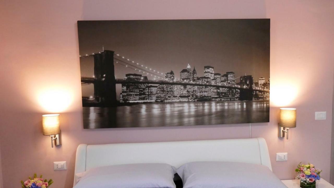 Cairoli Exclusive Rooms & Suite บรินดิซิ ภายนอก รูปภาพ