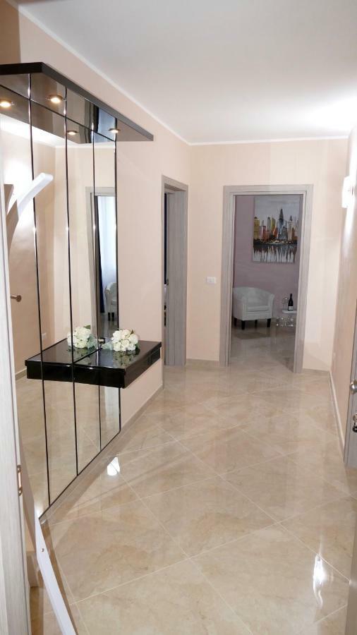 Cairoli Exclusive Rooms & Suite บรินดิซิ ภายนอก รูปภาพ