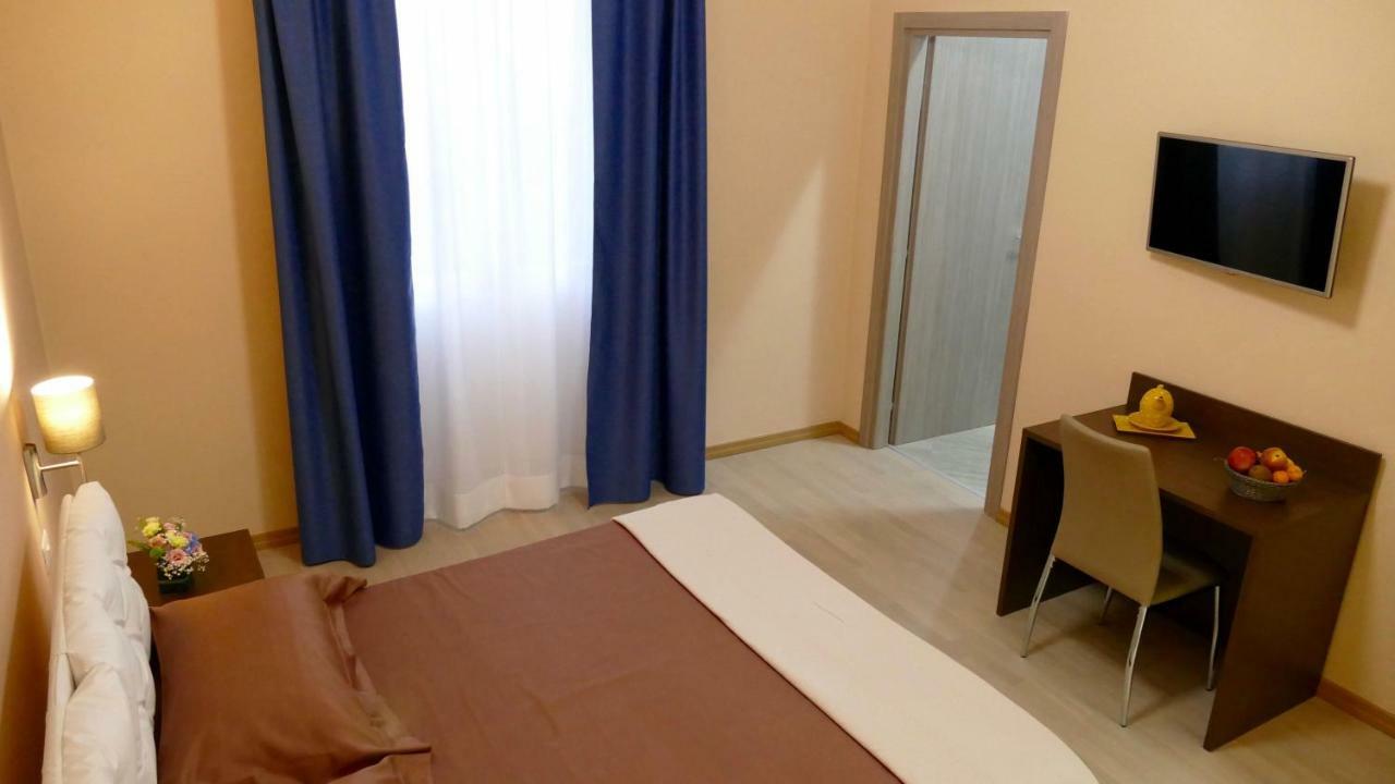 Cairoli Exclusive Rooms & Suite บรินดิซิ ภายนอก รูปภาพ