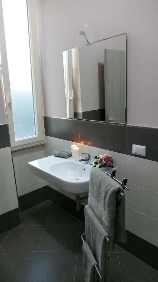 Cairoli Exclusive Rooms & Suite บรินดิซิ ภายนอก รูปภาพ