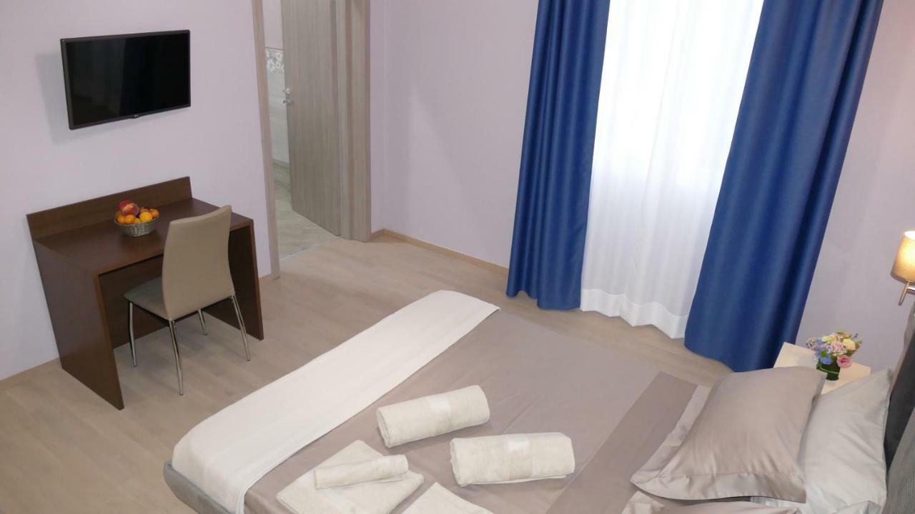 Cairoli Exclusive Rooms & Suite บรินดิซิ ภายนอก รูปภาพ