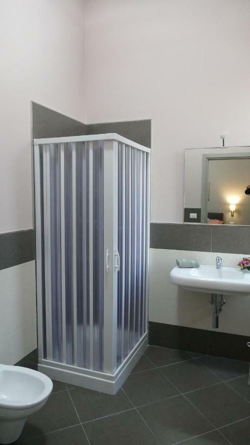 Cairoli Exclusive Rooms & Suite บรินดิซิ ภายนอก รูปภาพ
